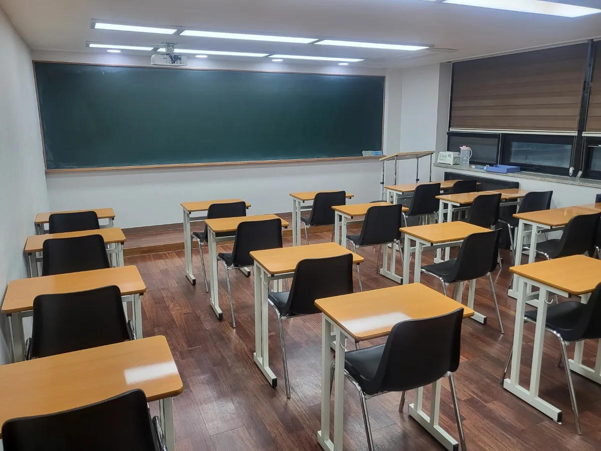고령군 대가야읍 스터디룸 미팅룸 장비 주변 정밀 위생청소 사례 - 행진크린